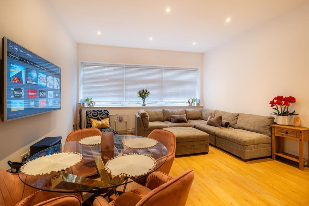 2 Bed 2 Bath Spacious Apartment In Central Aberdeen Exterior photo